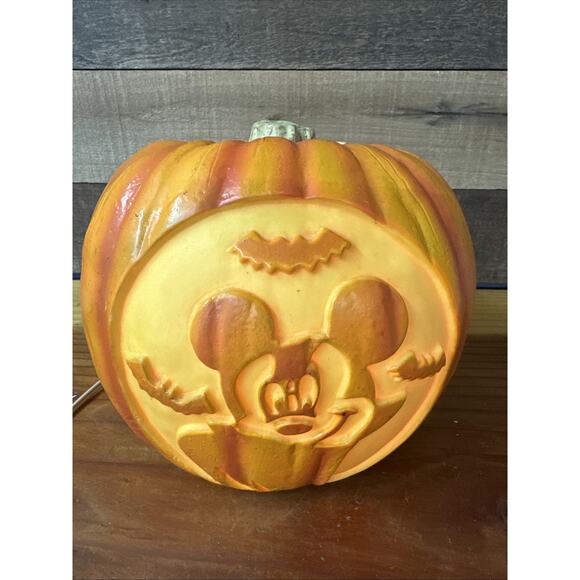Disney Trendmaster 1997 Mickey Mouse Vampire Jack O Lantern Lighted Pumpkin - Picture 1 of 8